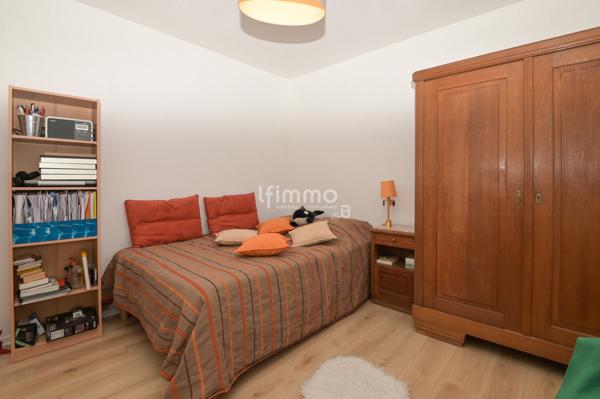 beau duplex de 100 m2 dans une rue calme , à deux pas du village