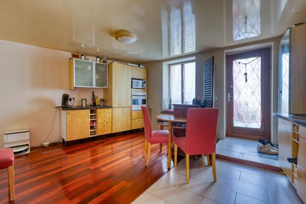 Maison de village avec studio indépendant en plein centre de Maisse à 500m de la gare RER D Gare Paris Gare de Lyon