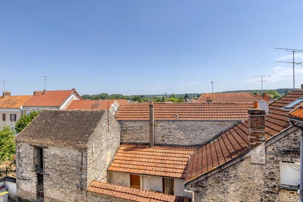 Maison de village avec studio indépendant en plein centre de Maisse à 500m de la gare RER D Gare Paris Gare de Lyon