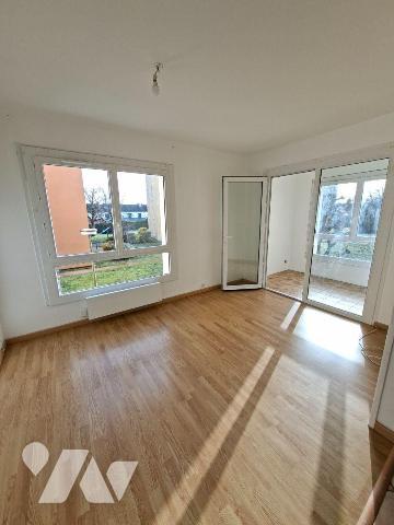 LE MANS SUD - PETITE COPROPRIETE 
Appartement au 1er étage sans ascenseur comprenant entrée, s...