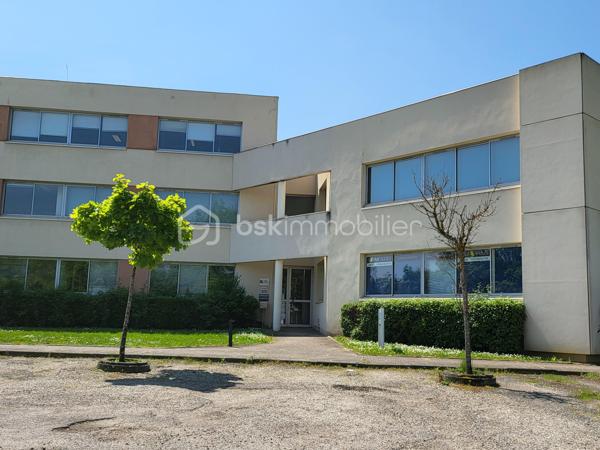 Bureau de 93,38 m²