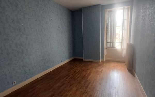 Immeuble à vendre    10 pièces •  Boussac