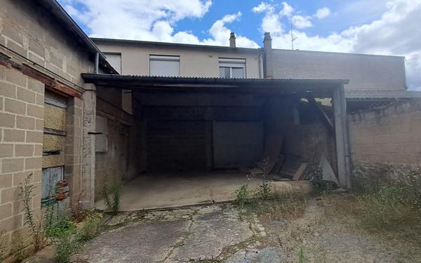 Immeuble à vendre    10 pièces •  Boussac