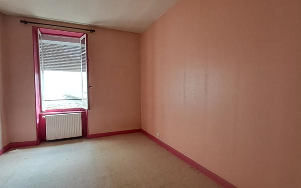 Immeuble à vendre    10 pièces •  Boussac