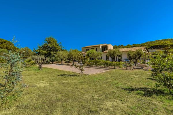 Élégance tropézienne à deux pas du village et des plages