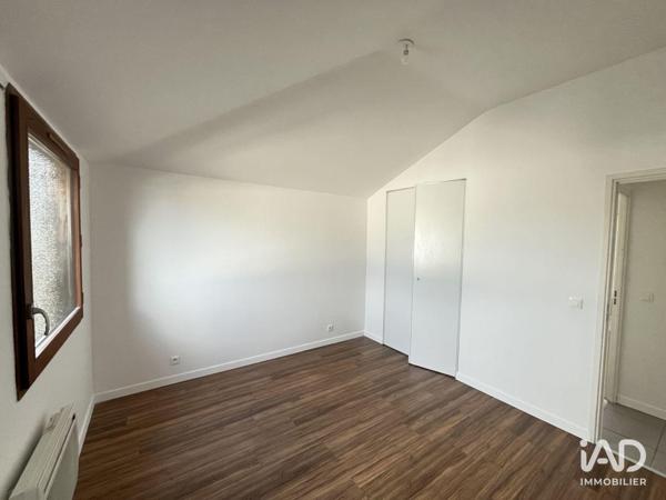Location appartement 5 pièces 94 m² Mérignac