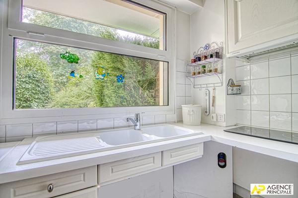 Versailles Clagny Appartement 5 pièces 113 m² rez-de-jardin avec ascenseur, cave et parking et box en sous-sol €690 000 ** - Référence 25655