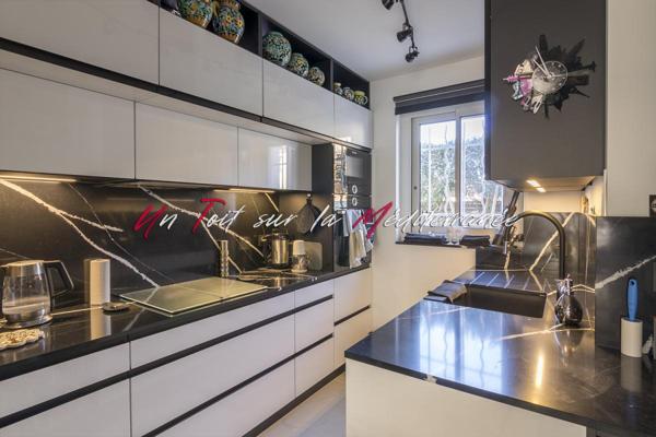 Villa récemment rénovée, 113m2 habitables à La Londe, 6 pièces, 4 chambres, garage et jardin