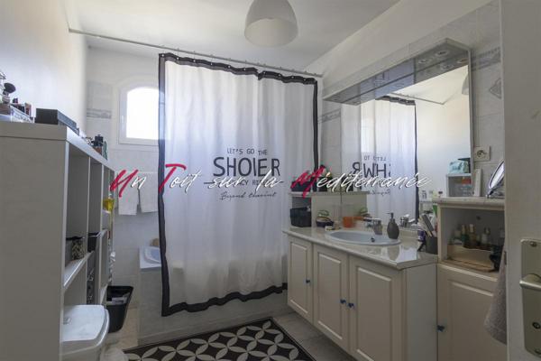 Villa récemment rénovée, 113m2 habitables à La Londe, 6 pièces, 4 chambres, garage et jardin