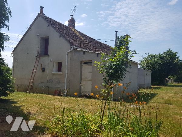 Maison d'habitation de type longère d'environ 102 m², terrain 3.813 m²