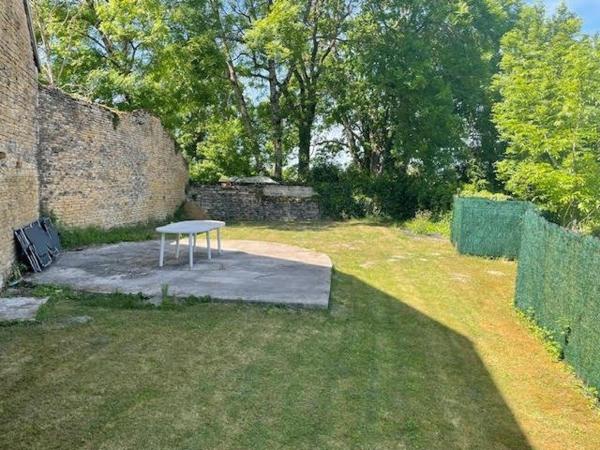 Grande maison entièrement rénovée avec 5 chambres à Montigny sur aube