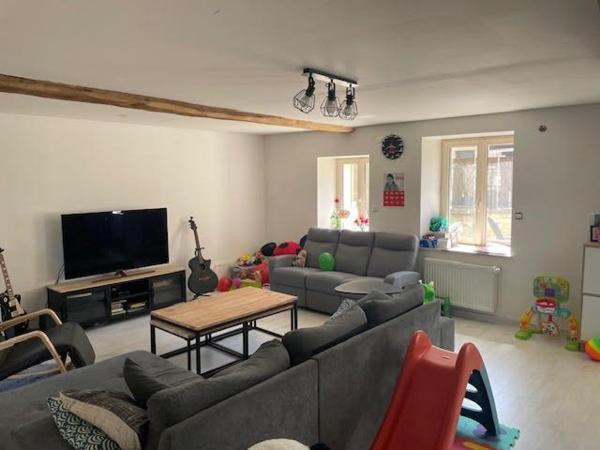 Grande maison entièrement rénovée avec 5 chambres à Montigny sur aube