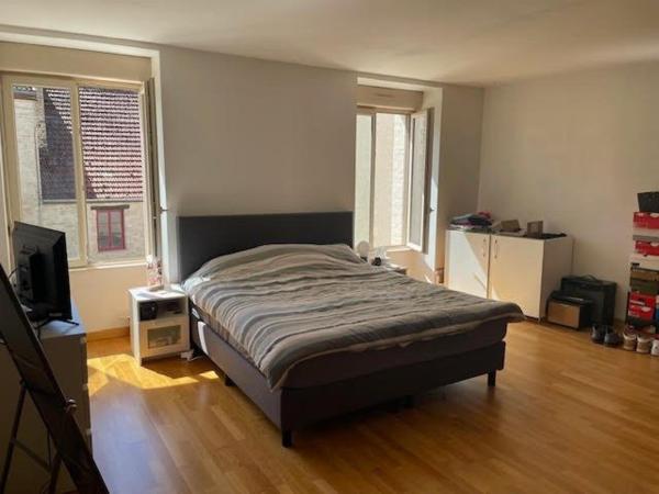 Grande maison entièrement rénovée avec 5 chambres à Montigny sur aube