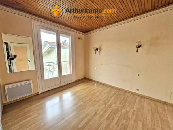 Vente                                                      Maison
                        
                     5 pièces                      112 m2                     à Lavelanet