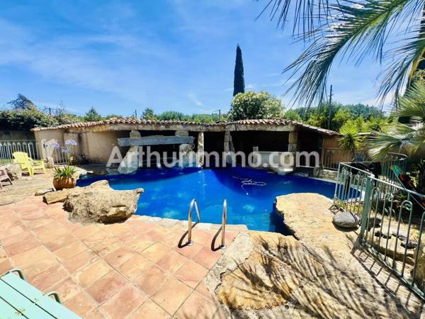 Vente                                                      Villa
                        
                     5 pièces                      220 m2                     à Vinassan