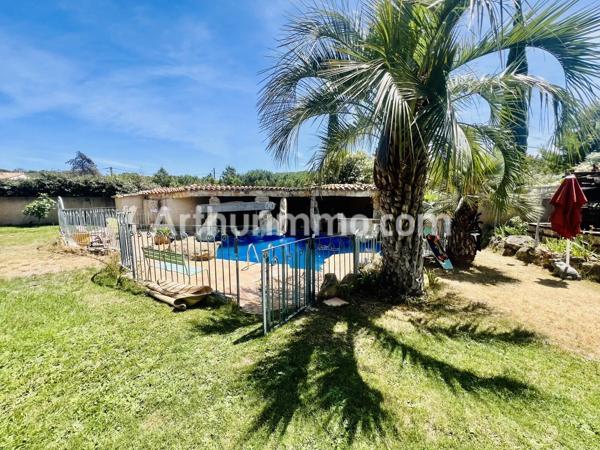 Vente                                                      Villa
                        
                     5 pièces                      220 m2                     à Vinassan