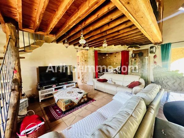 Vente                                                      Villa
                        
                     5 pièces                      220 m2                     à Vinassan