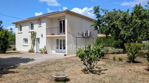 Maison à vendre GENSAC LA PALLUE avec ses 140 m² habitables et son jardin arboré