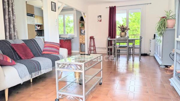 Maison à vendre GENSAC LA PALLUE avec ses 140 m² habitables et son jardin arboré