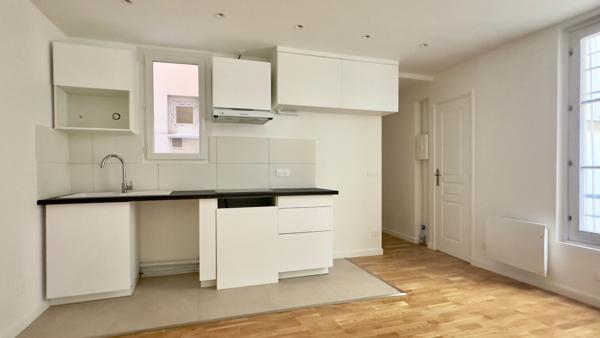 A VENDRE 2P RENOVE 31M2 CALME CANAL ST MARTIN GONCOURT PARIS 10E