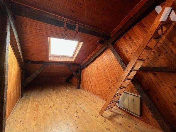 Appartement T6 centre ville Chambéry.

Cet appartement en duplex entièrement à rénover de 183...