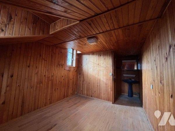 Appartement T6 centre ville Chambéry.

Cet appartement en duplex entièrement à rénover de 183...