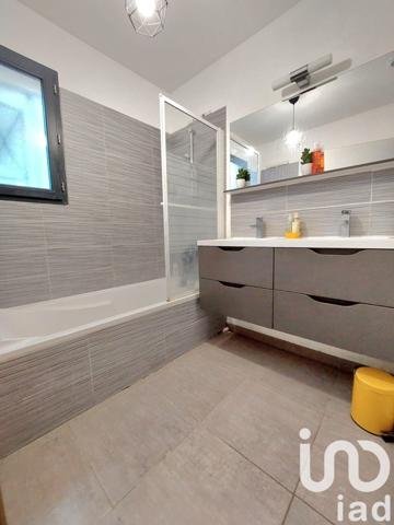 Maison traditionnelle 5 pièces de 123 m² à Marguerittes (30320)