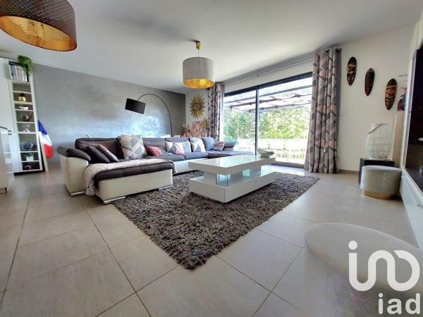 Maison traditionnelle 5 pièces de 123 m² à Marguerittes (30320)