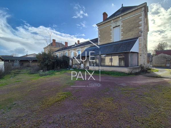 86330 MARTAIZE Maison Martaize 6 pièce(s) 255 m2
