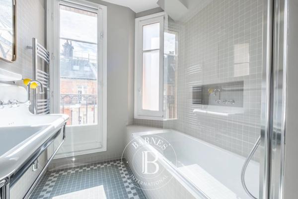 Paris 7ème, Appartement 2 Chambres -  96 m² à vendre