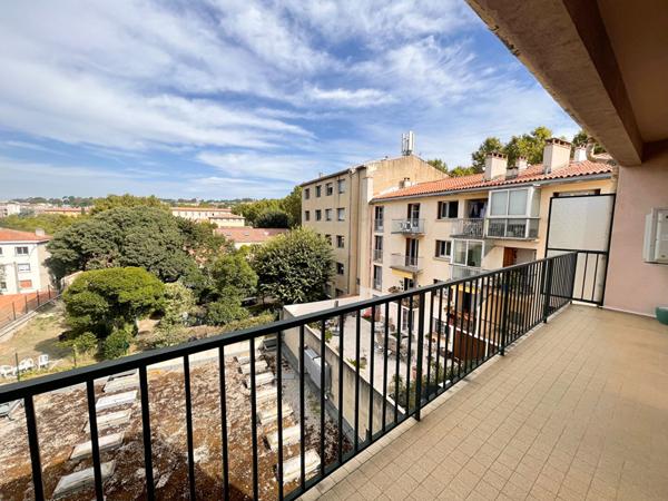 A LOUER -  APPARTEMENT DE TYPE 4 MEUBLE - DOUBLE BALCON ET TERRASSE - BOULEVARD JEAN JAURES