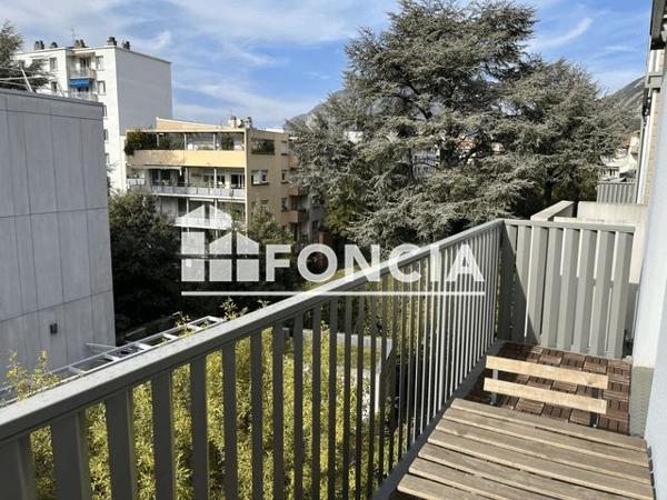 Location Appartement 2 pièces 37.9 m² - 27 RUE DE NEW YORK Grenoble 38000