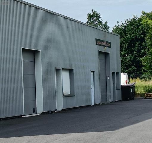 Local commercial à louer à Vitré en Ille-et-Vilaine (35500), ref : 03101   
rue Pierre et Marie Curie