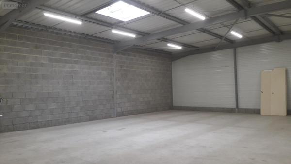 Local commercial à louer à Vitré en Ille-et-Vilaine (35500), ref : 03101   
rue Pierre et Marie Curie