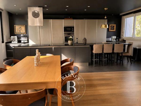 Suresnes, Maison 5 Chambres -  212 m² à vendre