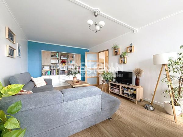 Appartement Guyancourt en dernier étage, Gare à Pieds 4 pièce(s) 84M², Terrasse, box. Excellent état