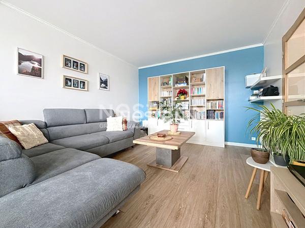 Appartement Guyancourt en dernier étage, Gare à Pieds 4 pièce(s) 84M², Terrasse, box. Excellent état