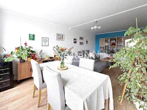 Appartement Guyancourt en dernier étage, Gare à Pieds 4 pièce(s) 84M², Terrasse, box. Excellent état