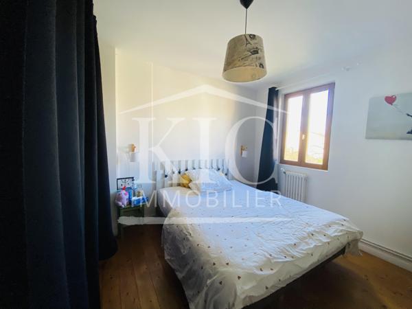 CARCASSONNE - IMMEUBLE 210 M² - 2 STUDIOS + 1 APPARTEMENT 142 M² - COUR - GARAGE Détails des diagnostics énergétiques