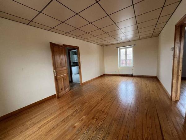 Appartement 4 pièces                                        - 43490 Costaros Réf : 12051