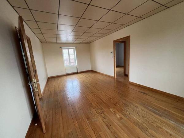 Appartement 4 pièces                                        - 43490 Costaros Réf : 12051
