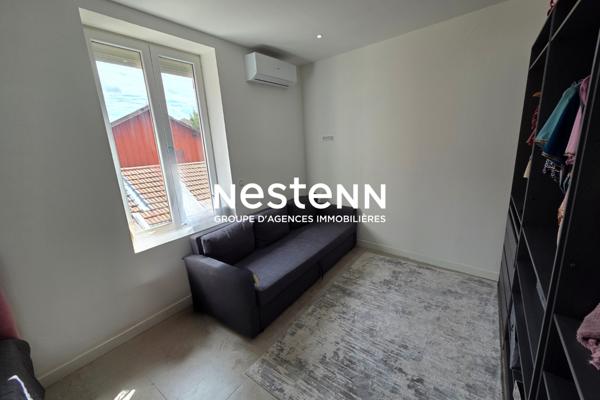 proximite gare de Venissieux: Maison mitoyenne d'un coté avec dependance