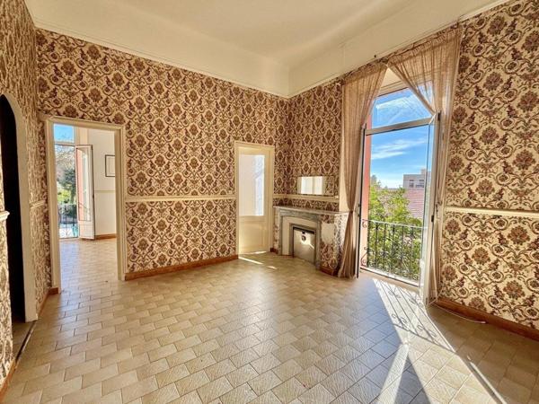 A pied des commerces, de la mer et de la gare