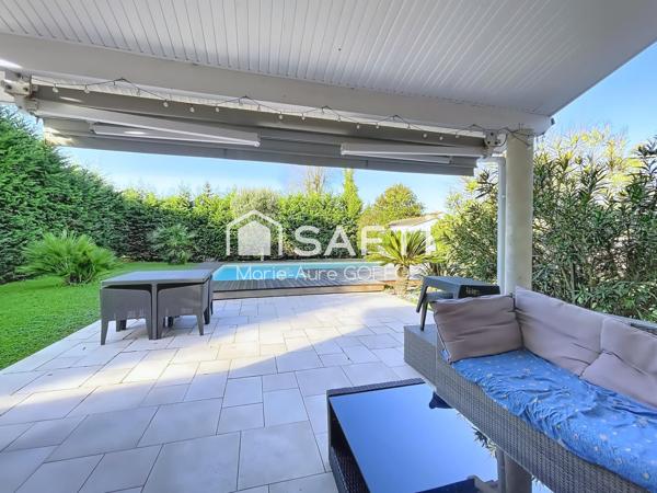Belle contemporaine de plain pied avec piscine