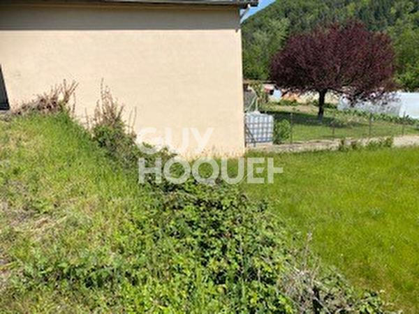 Belle parcelle de terrain à bâtir à SAIL SOUS COUZAN