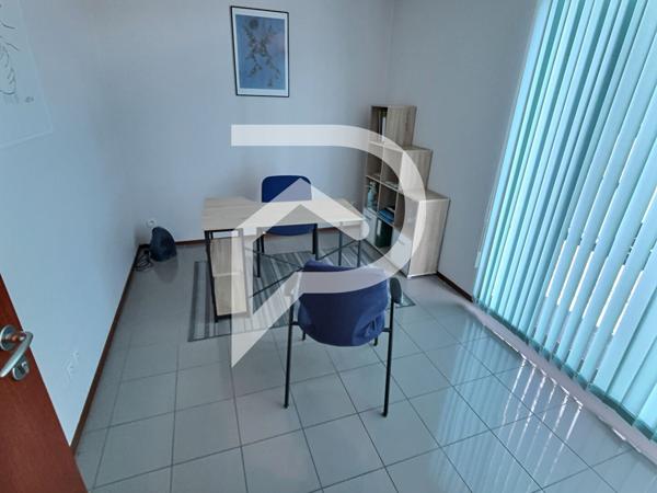 Local commercial 4 pièces 94.53 m2
