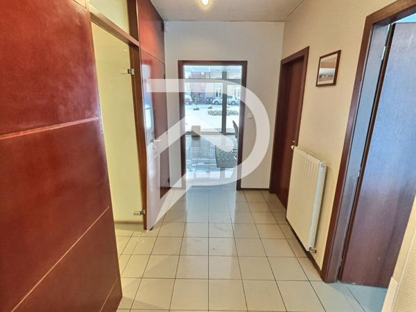 Local commercial 4 pièces 94.53 m2