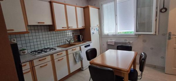 Maison LAVAL très bon secteur (hilard) 4 pièce(s) / 2chs +1 / 83 m2