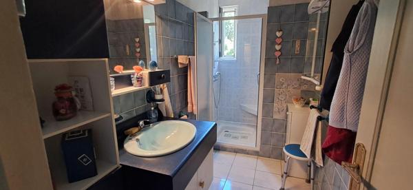 Maison LAVAL très bon secteur (hilard) 4 pièce(s) / 2chs +1 / 83 m2