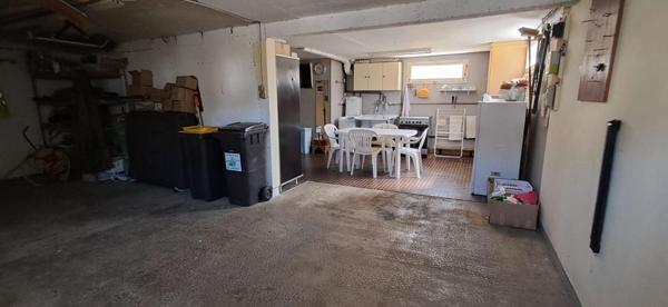 Maison LAVAL très bon secteur (hilard) 4 pièce(s) / 2chs +1 / 83 m2
